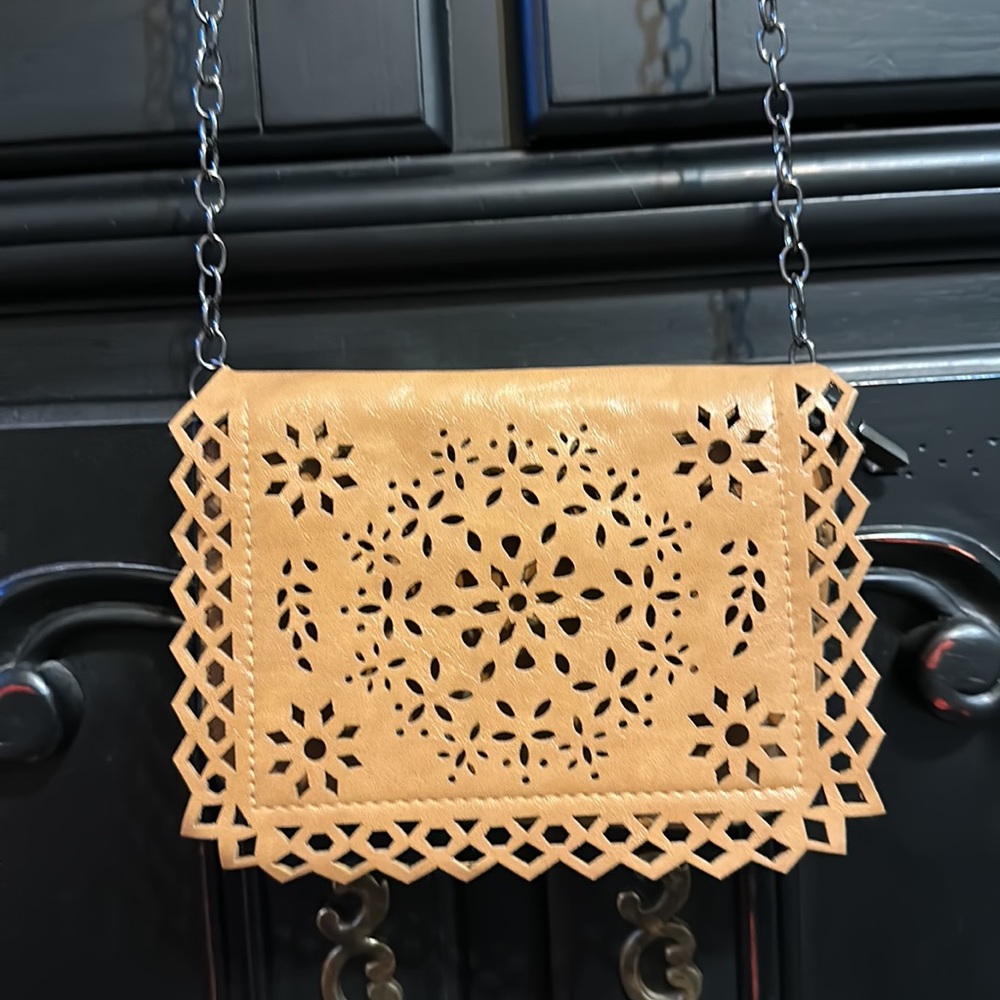 New crossbody purse with metallic design chain strap color of hematite  7”x5.5” - Picture 2 of 10